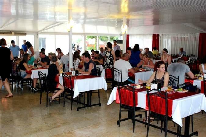 Solis Beach Hotel Odaonu Luaran gambar